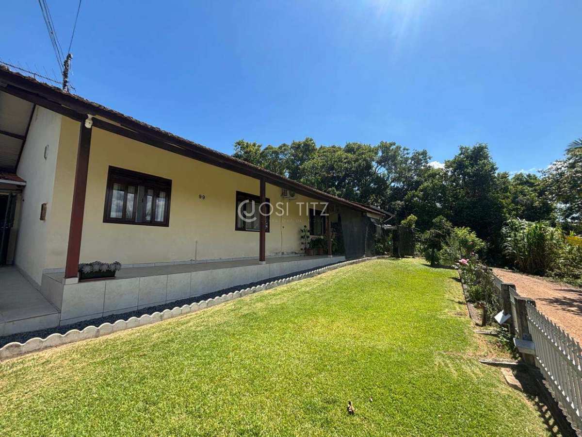 CASA À VENDA BAIRRO RAU - Josi Titz Corretora de imóveis