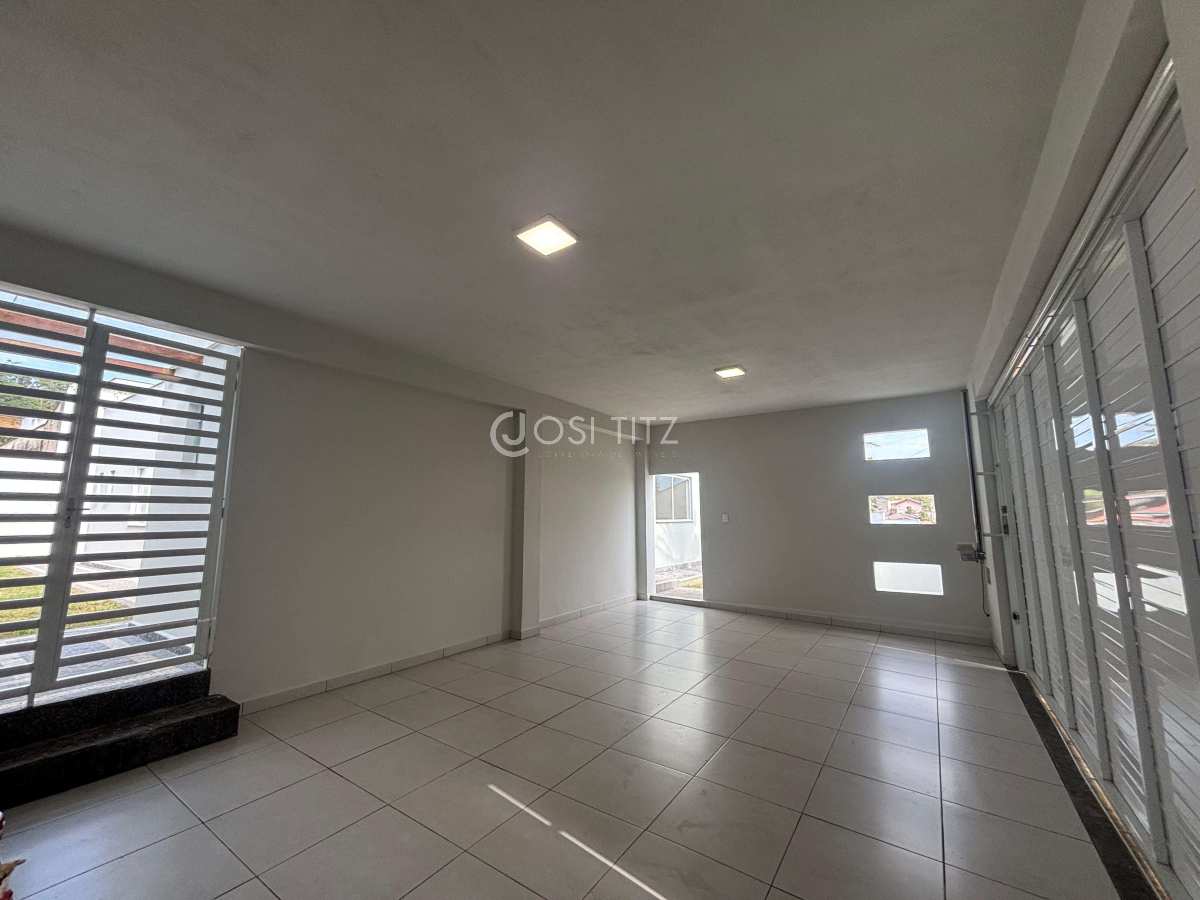 CASA  À VENDA NO BAIRRO AMIZADAE - Josi Titz Corretora de imóveis