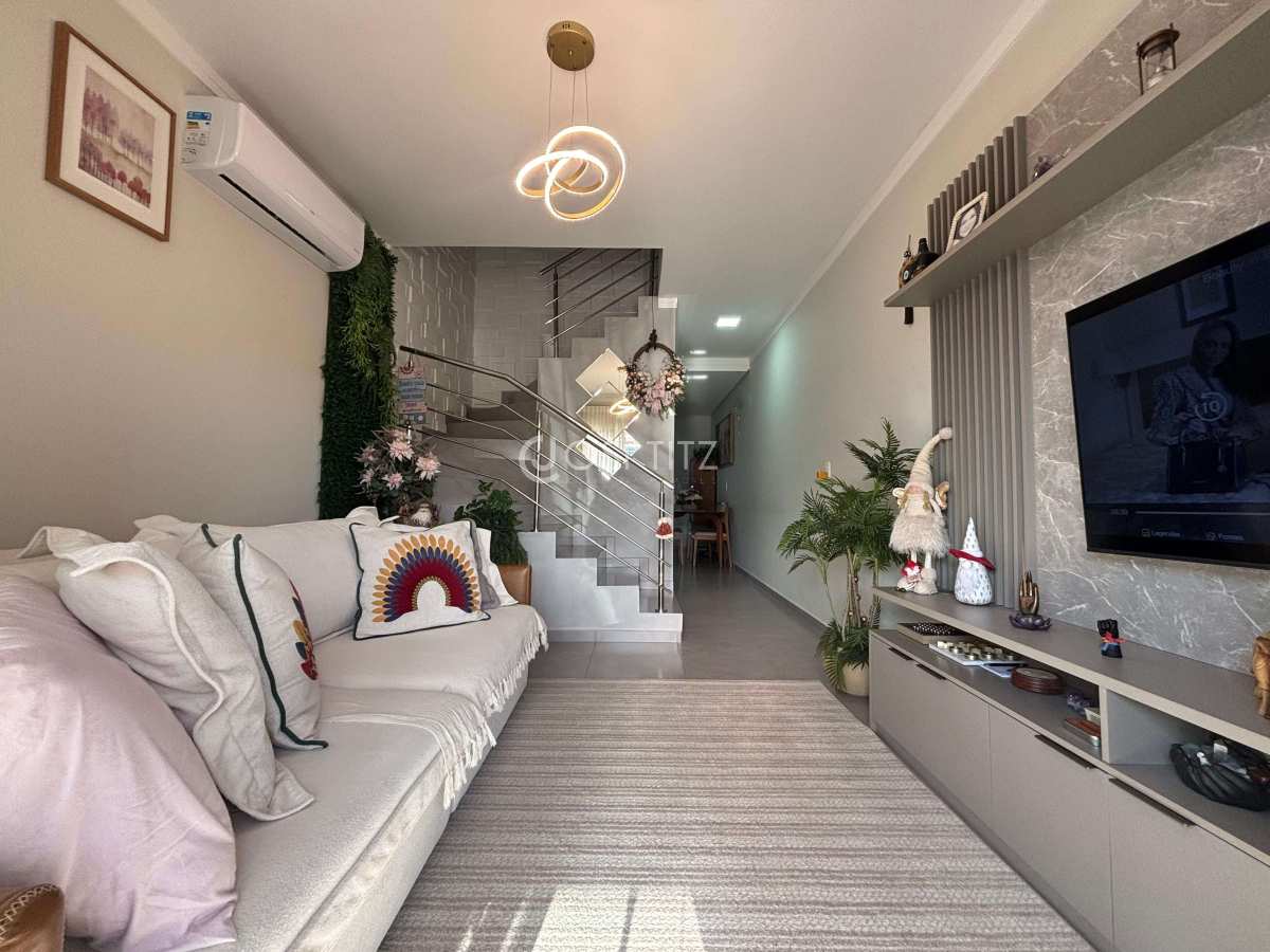 SOBRADO GEMINADO À VENDA NO BAIRRO TRÊS RIOS DO SUL - Josi Titz Corretora de imóveis